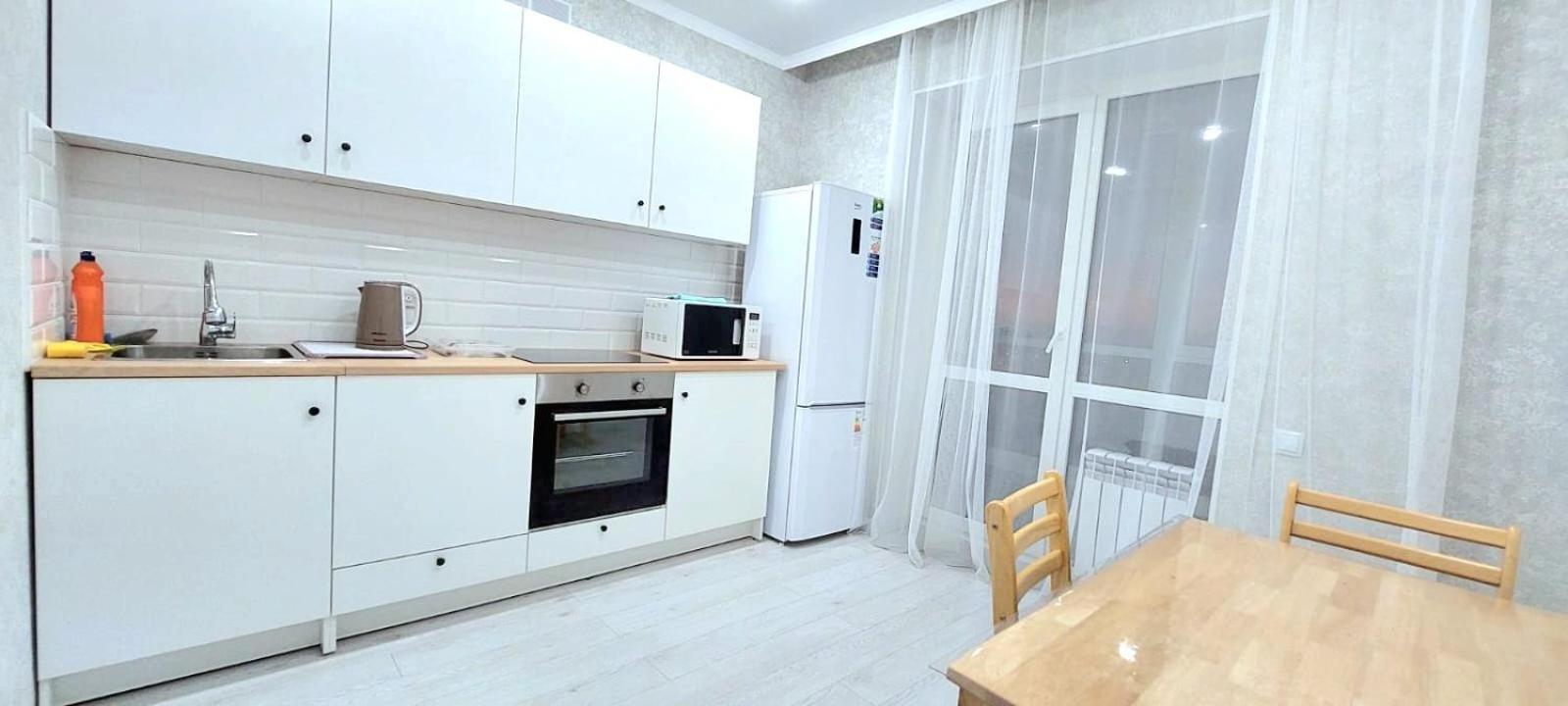 Аэропорт 10 Минут Жк Будапешт163 Apartment Astana Luaran gambar